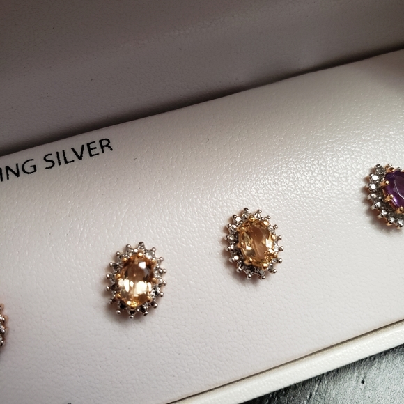 Rhinestone Stud Earrings - Picture 5 of 7